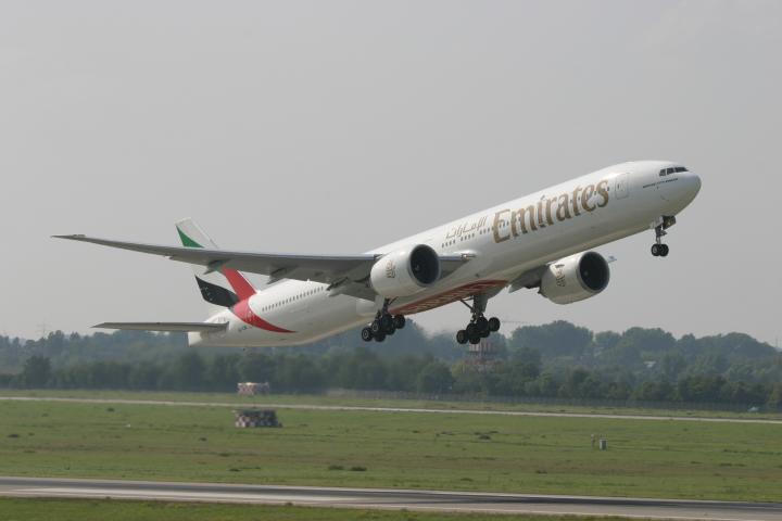 Emirates Boeing 777-300ER-7