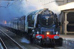 Scarborough Flyer steams through Alderley