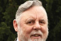 Terry Waite supports local hospice