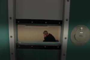 Man_in_cell