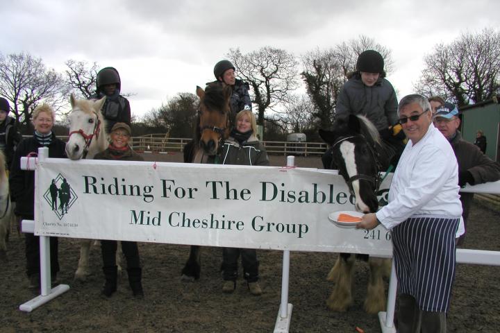 Enzo Mauro meets with Mid Cheshire Riding for the disabled